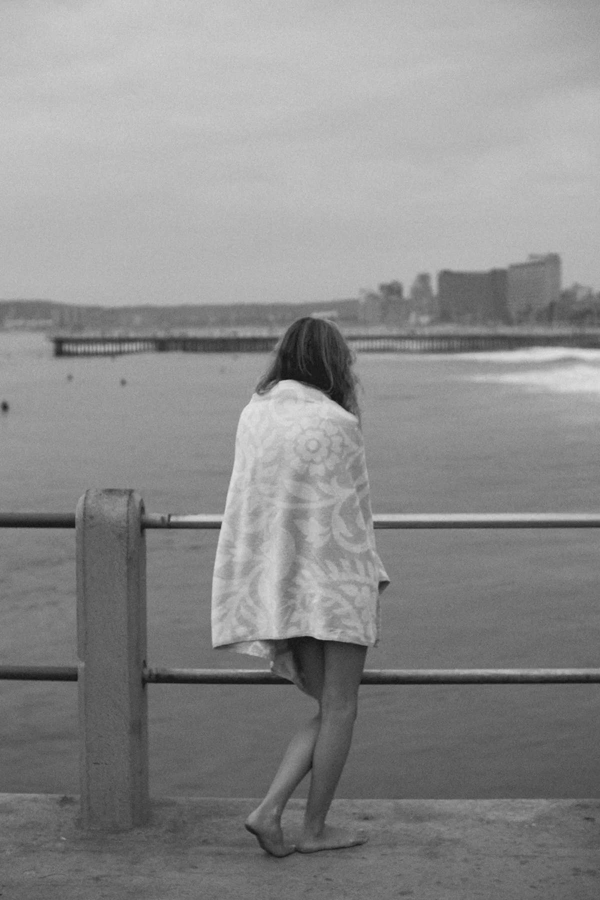 2022-09-18 - Durban -  Girl standing on pier
